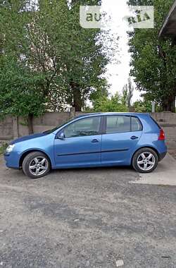 Хэтчбек Volkswagen Golf 2005 в Горишних Плавнях