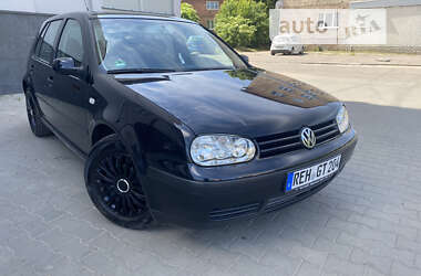 Хетчбек Volkswagen Golf 2003 в Дубні