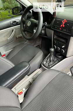 Хэтчбек Volkswagen Golf 2000 в Хороле