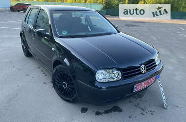 Хэтчбек Volkswagen Golf 2003 в Дубно