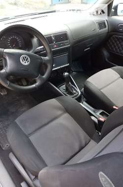 Хетчбек Volkswagen Golf 2001 в Попільні