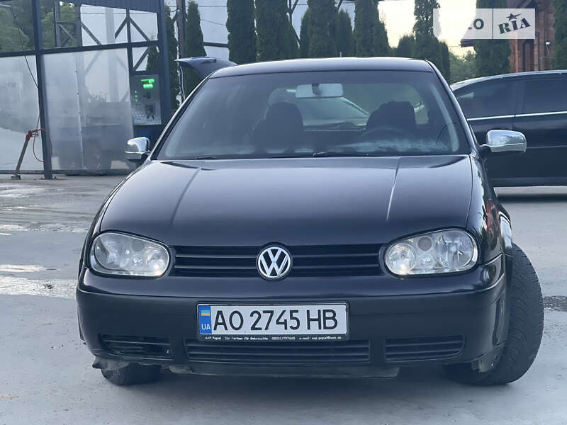 Хетчбек Volkswagen Golf 2000 в Яремчі