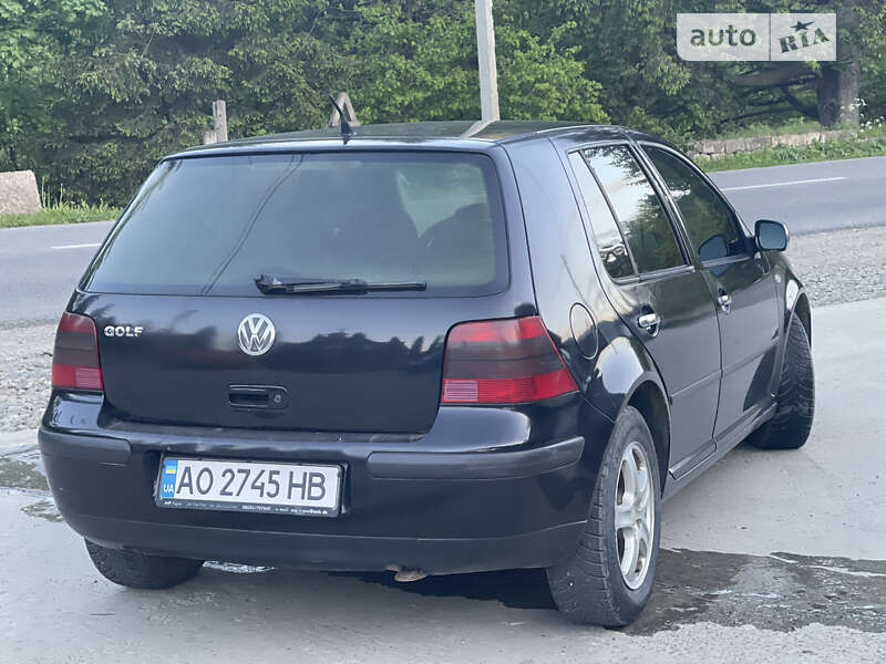 Хетчбек Volkswagen Golf 2000 в Яремчі