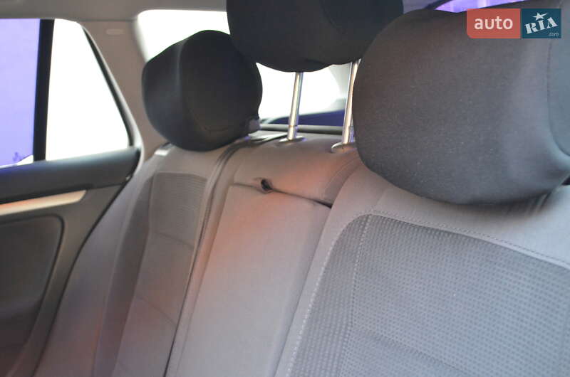 Универсал Volkswagen Golf 2008 в Сокирянах