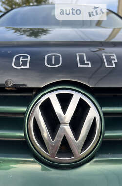 Хэтчбек Volkswagen Golf 2003 в Яремче