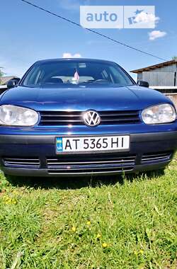 Хэтчбек Volkswagen Golf 2000 в Снятине