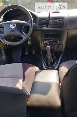 Хетчбек Volkswagen Golf 2000 в Снятині