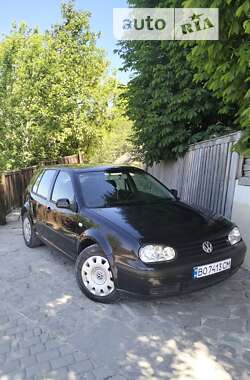 Хэтчбек Volkswagen Golf 2003 в Чорткове