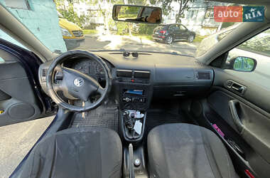 Універсал Volkswagen Golf 2002 в 