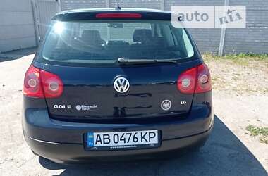 Хэтчбек Volkswagen Golf 2004 в Виннице