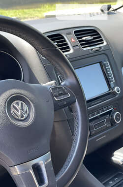 Хэтчбек Volkswagen Golf 2009 в Луцке