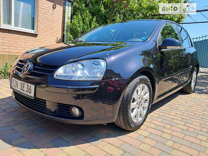 Хэтчбек Volkswagen Golf 2005 в Христиновке