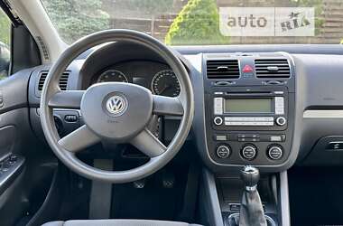 Хетчбек Volkswagen Golf 2006 в Вінниці