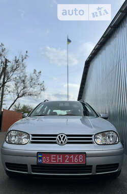 Универсал Volkswagen Golf 2004 в Березане