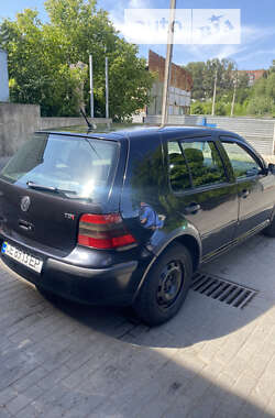 Хэтчбек Volkswagen Golf 2002 в Черновцах