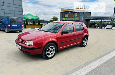 Хэтчбек Volkswagen Golf 2002 в Подволочиске