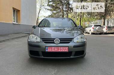 Хэтчбек Volkswagen Golf 2004 в Харькове