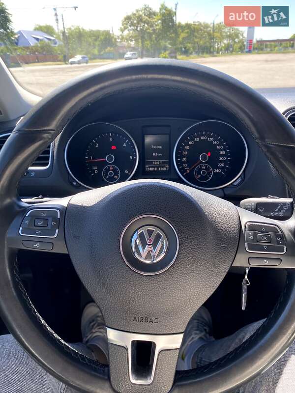 Универсал Volkswagen Golf 2011 в Полтаве