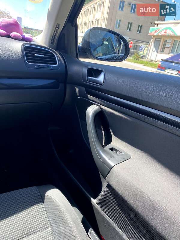 Универсал Volkswagen Golf 2011 в Полтаве