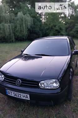Хэтчбек Volkswagen Golf 2001 в Сторожинце