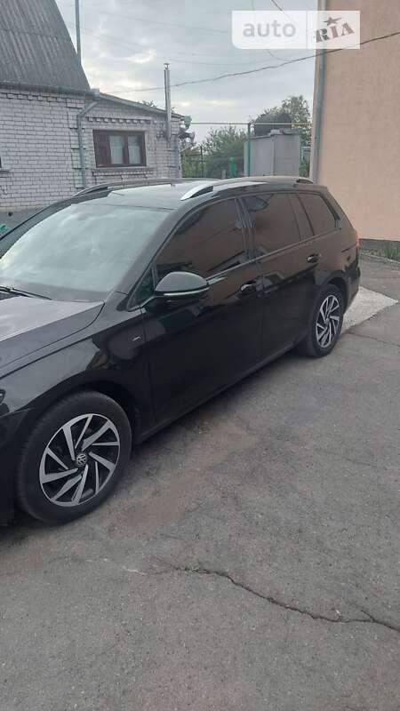 Универсал Volkswagen Golf 2018 в Житомире