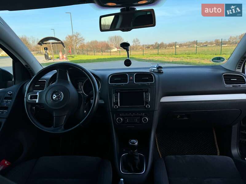 Хетчбек Volkswagen Golf 2010 в Чернігові