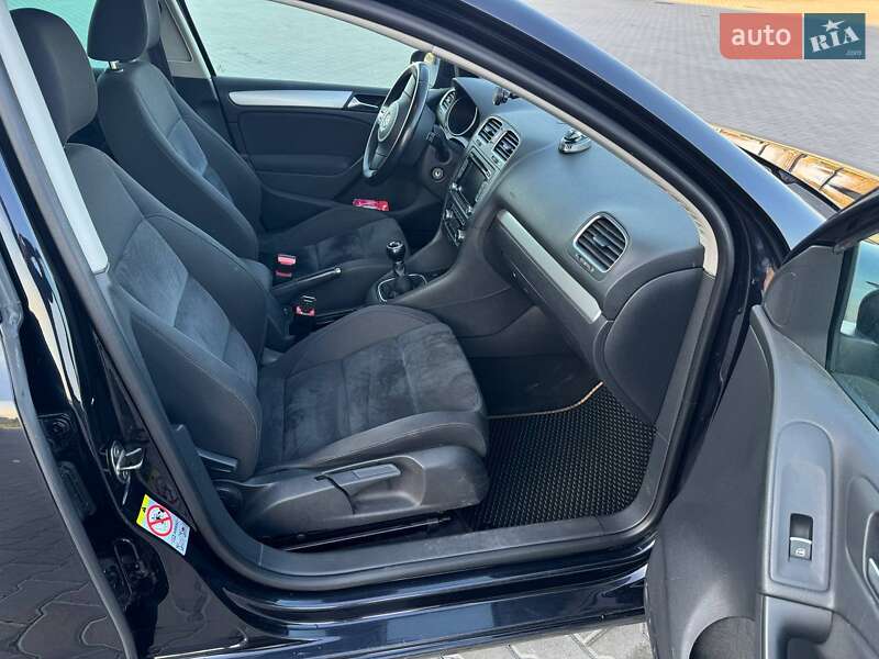 Хетчбек Volkswagen Golf 2010 в Чернігові