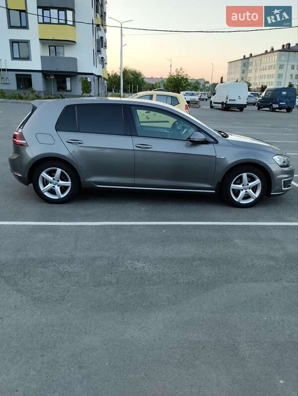 Хэтчбек Volkswagen Golf 2016 в Борисполе