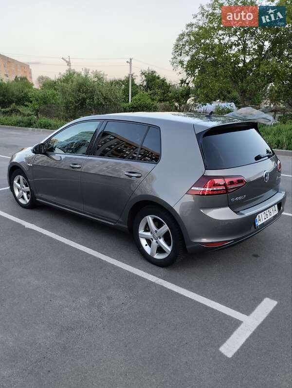 Хэтчбек Volkswagen Golf 2016 в Борисполе