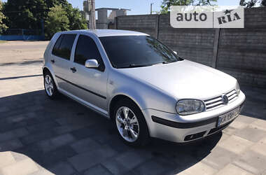 Хетчбек Volkswagen Golf 2002 в Києві