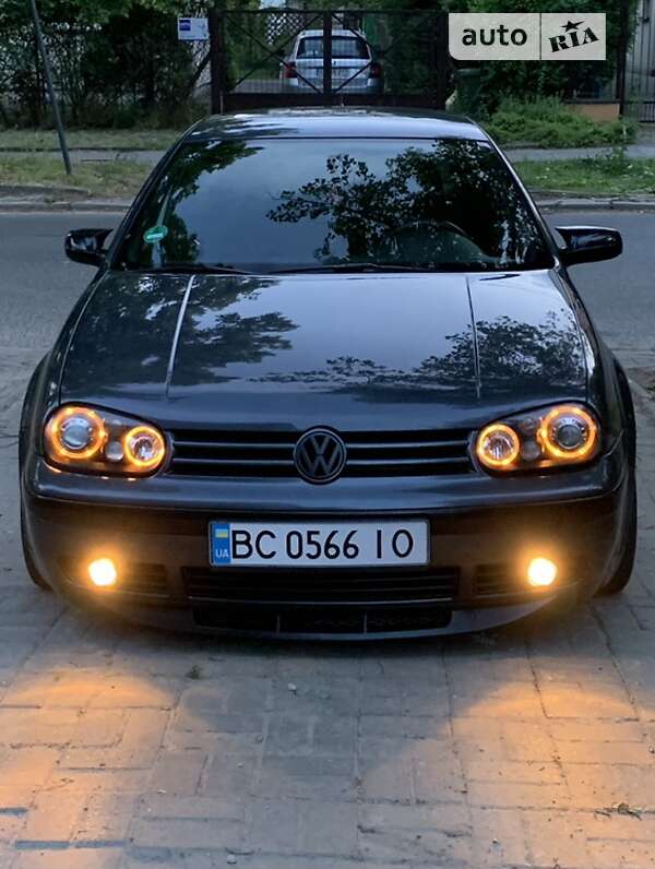 Хетчбек Volkswagen Golf 1998 в Жовкві