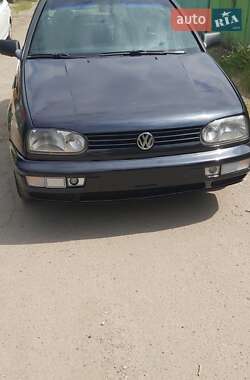 Хэтчбек Volkswagen Golf 1996 в 