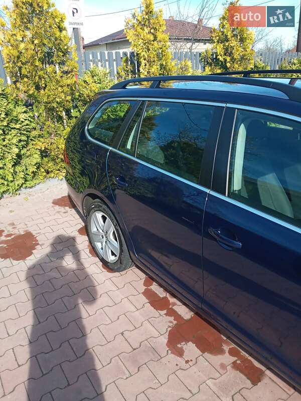 Универсал Volkswagen Golf 2010 в Стрые