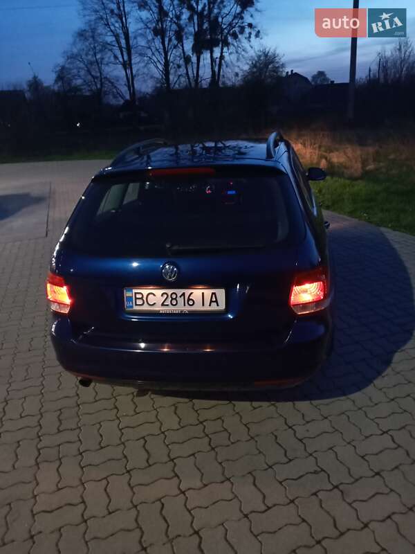 Универсал Volkswagen Golf 2010 в Стрые