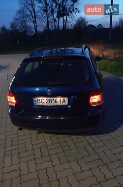 Универсал Volkswagen Golf 2010 в 