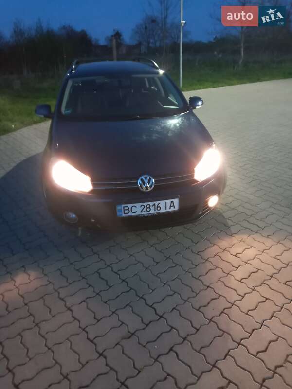 Универсал Volkswagen Golf 2010 в Стрые