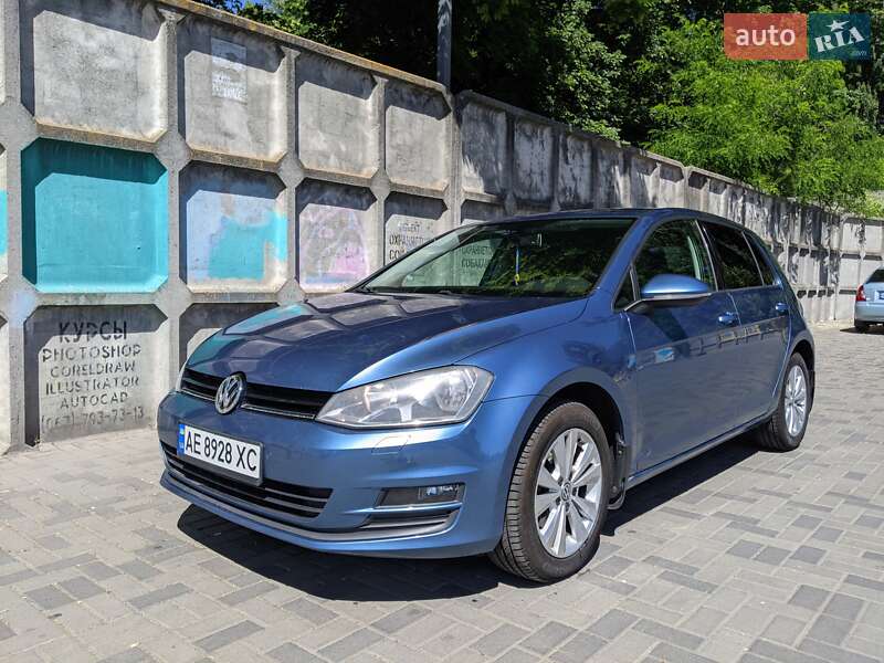 Хэтчбек Volkswagen Golf 2013 в Днепре