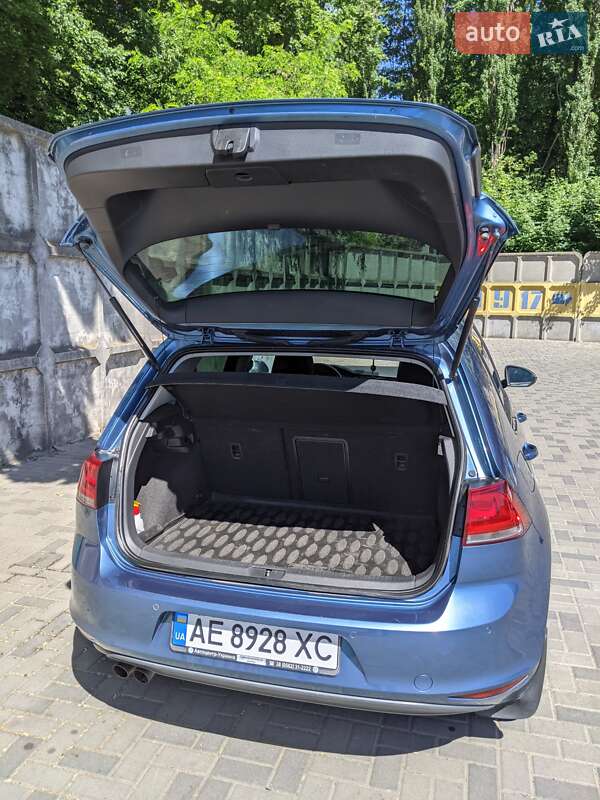 Хэтчбек Volkswagen Golf 2013 в Днепре