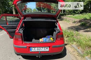 Хэтчбек Volkswagen Golf 2003 в Черновцах