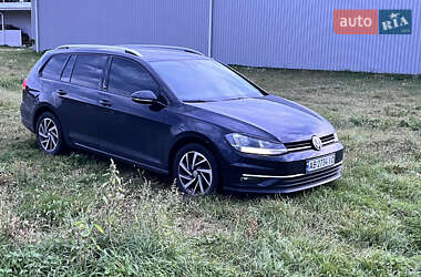 Универсал Volkswagen Golf 2017 в 