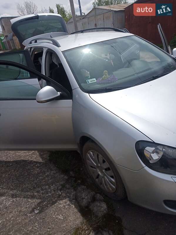 Универсал Volkswagen Golf 2011 в Львове