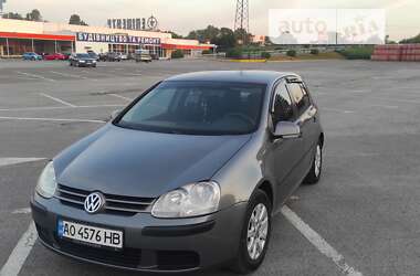 Хэтчбек Volkswagen Golf 2004 в Ужгороде