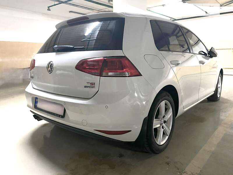 Хэтчбек Volkswagen Golf 2013 в Киеве