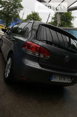 Хэтчбек Volkswagen Golf 2011 в Киеве