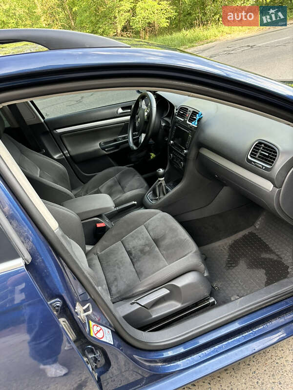 Универсал Volkswagen Golf 2011 в Киеве