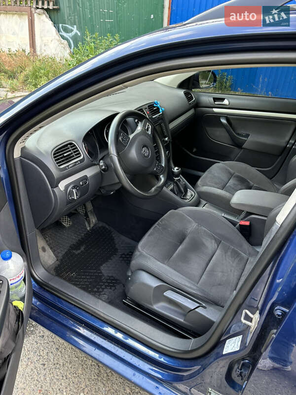 Универсал Volkswagen Golf 2011 в Киеве