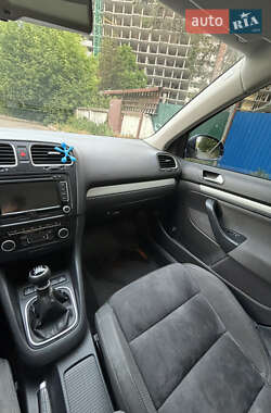 Универсал Volkswagen Golf 2011 в 
