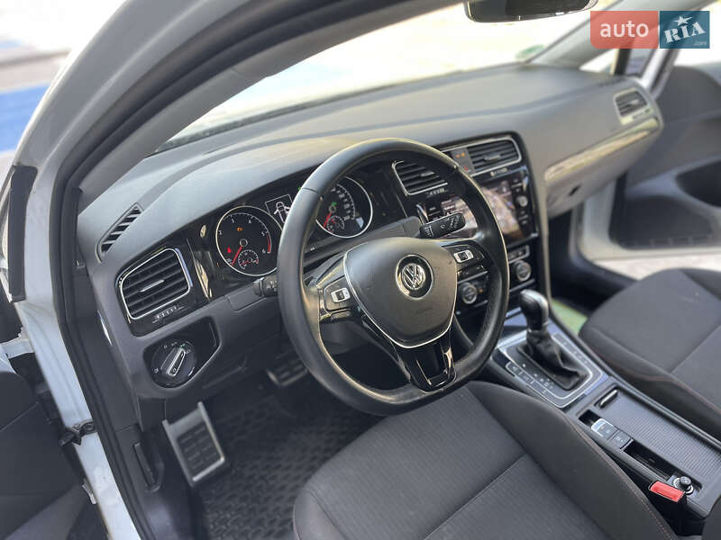 Универсал Volkswagen Golf 2017 в Ковеле
