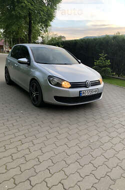 Хэтчбек Volkswagen Golf 2009 в Сваляве