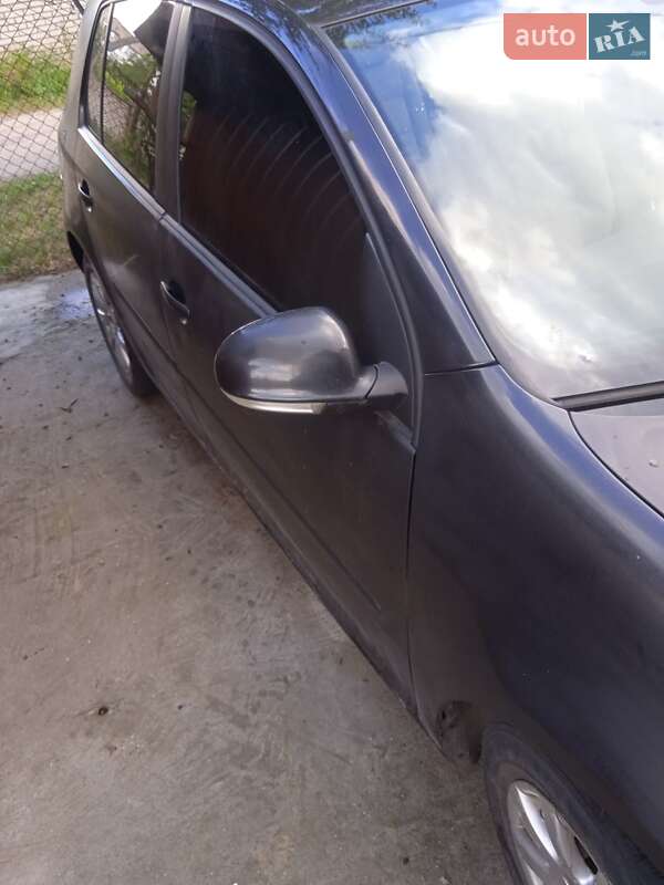 Хэтчбек Volkswagen Golf 2004 в Славуте